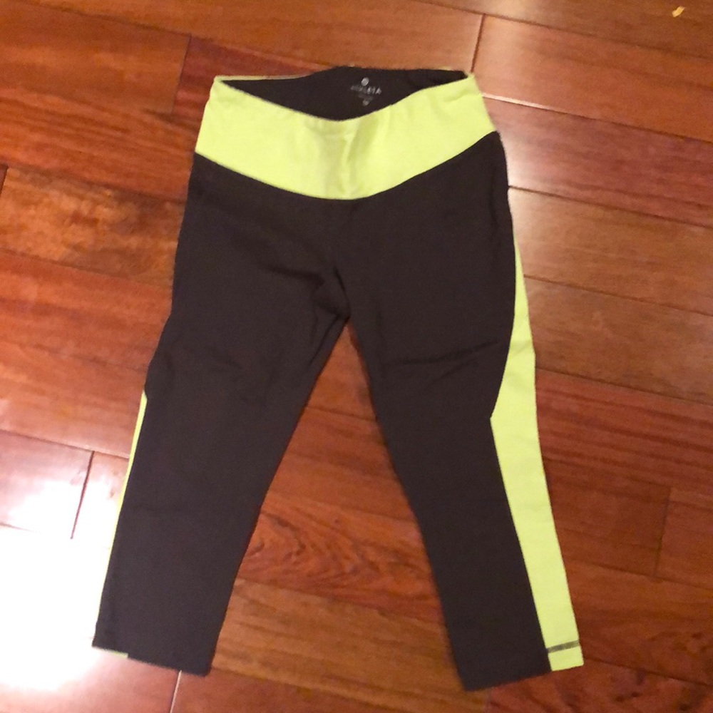 Athleta Capri leggings